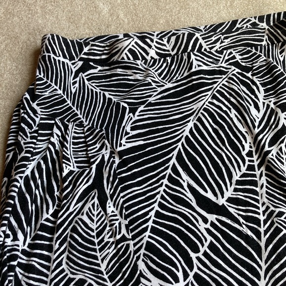 Worthington Women’s Maxi Split Skirt PS - Picture 3 of 4